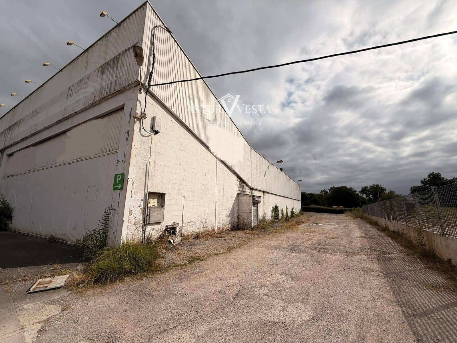 Commercial for rent in Siero - € 6,000 (Ref: 9900027)