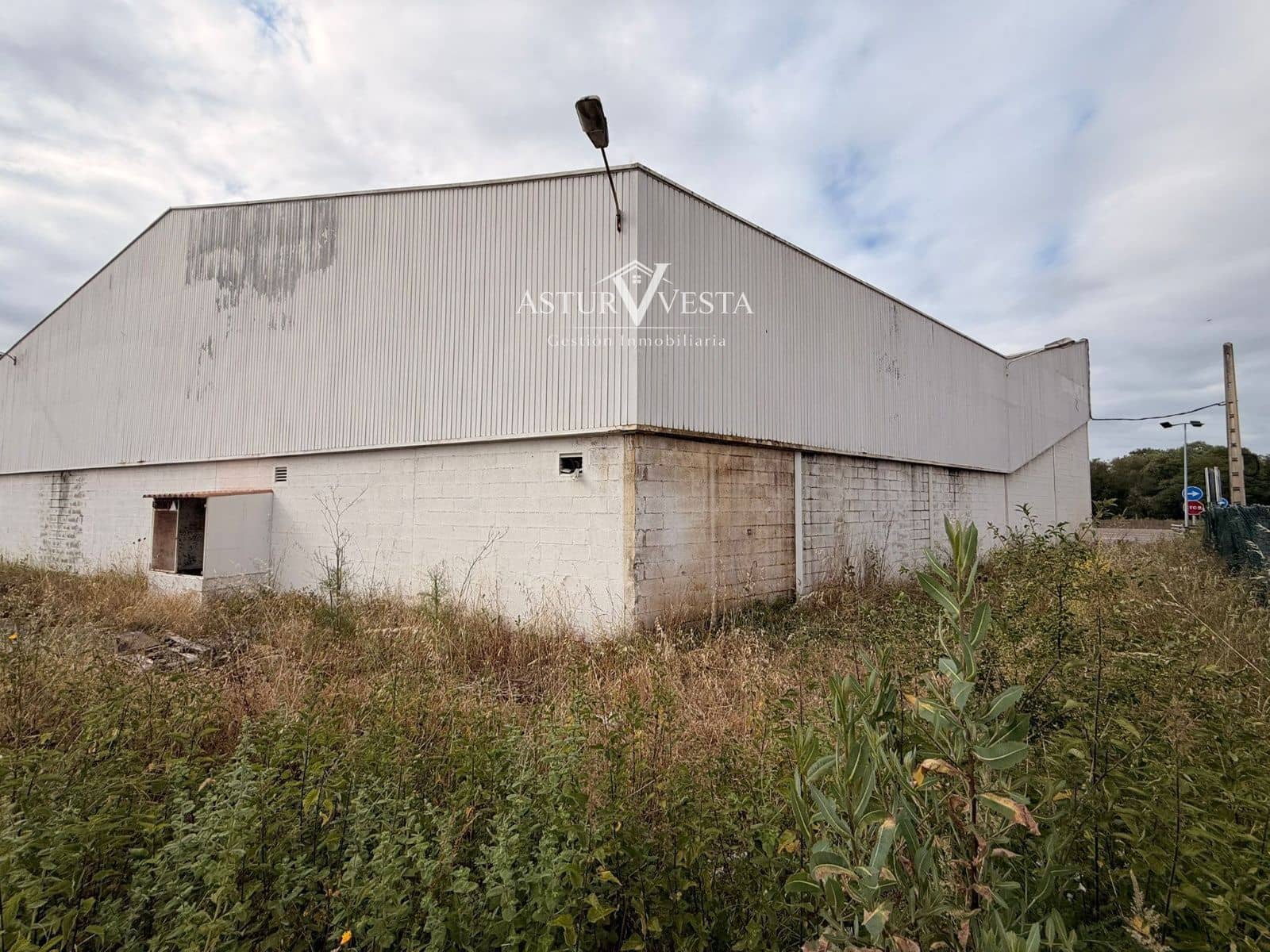 Commercial for rent in Siero - € 6,000 (Ref: 9900027)