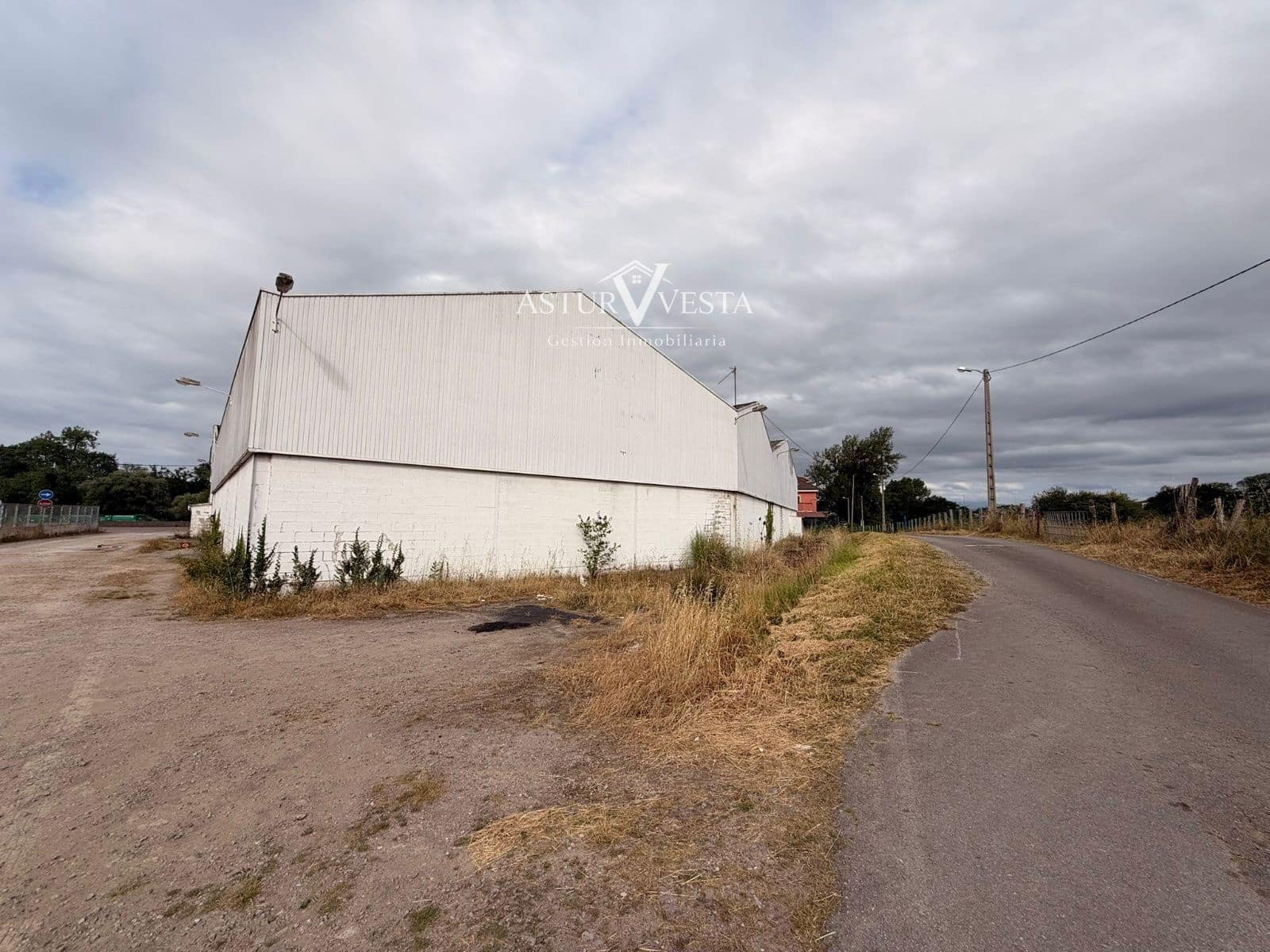 Commercial for rent in Siero - € 6,000 (Ref: 9900027)