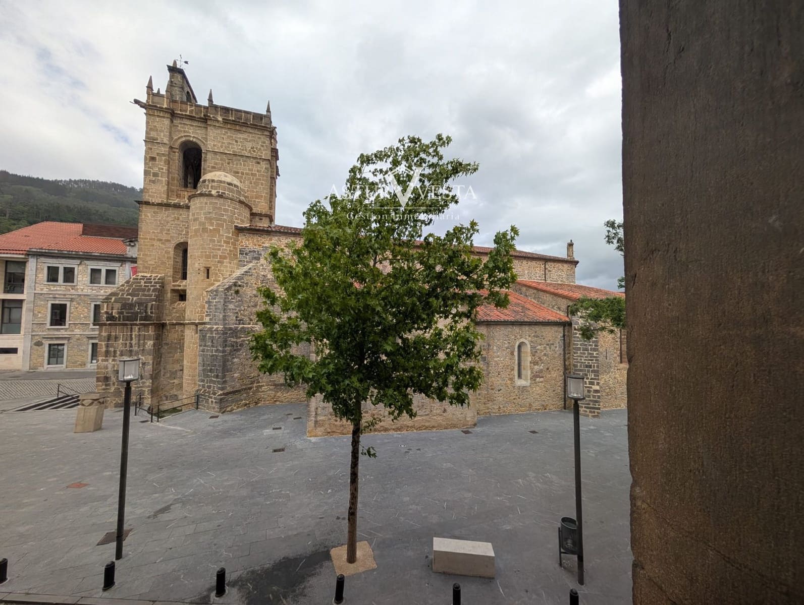 Piso de 4 habitaciones en Salas en venta - 198.000 € (Ref: 9904663)