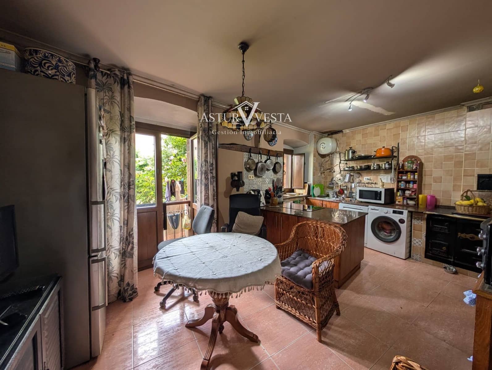 Piso de 4 habitaciones en Salas en venta - 198.000 € (Ref: 9904663)
