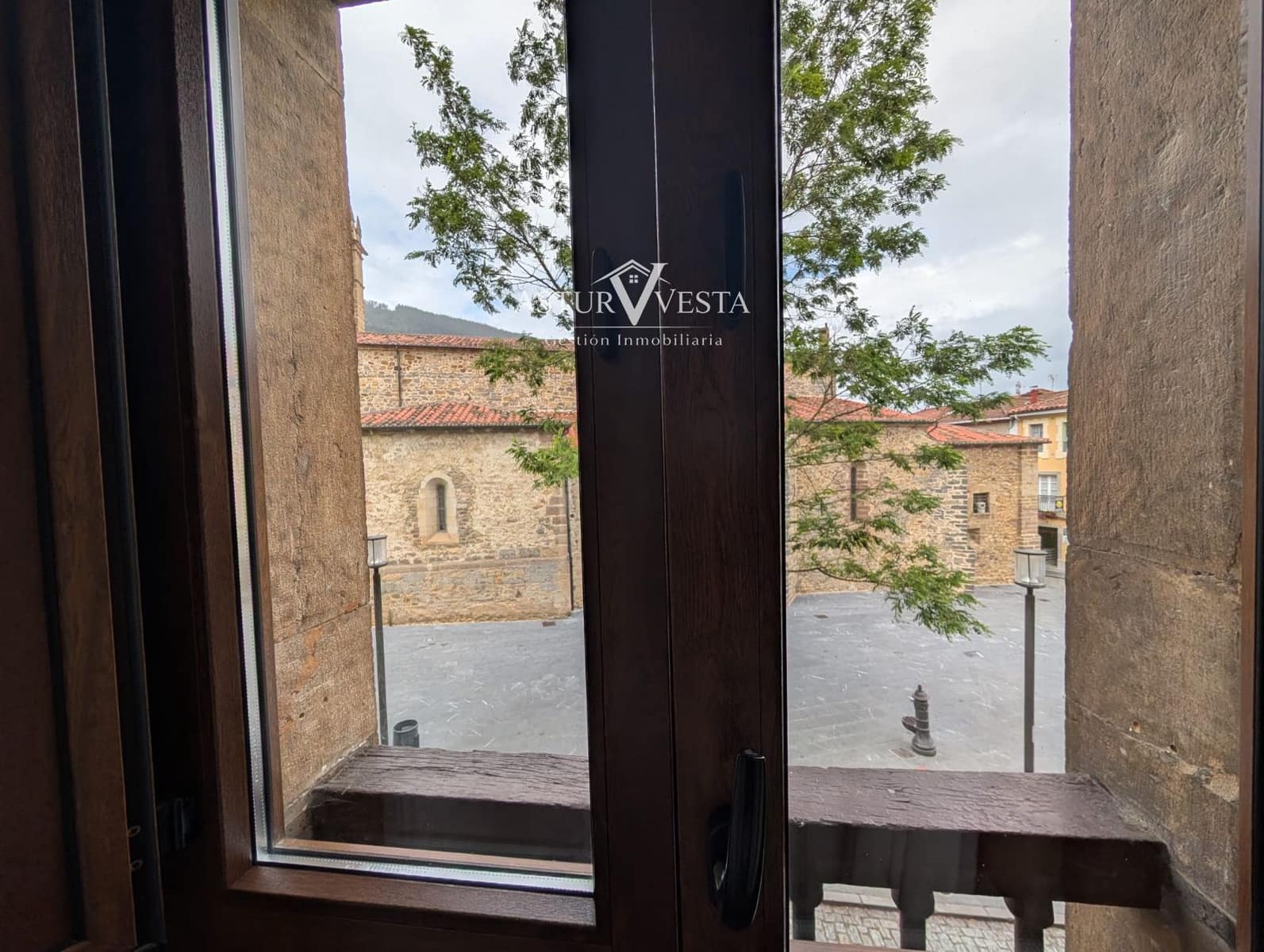 Piso de 4 habitaciones en Salas en venta - 198.000 € (Ref: 9904663)