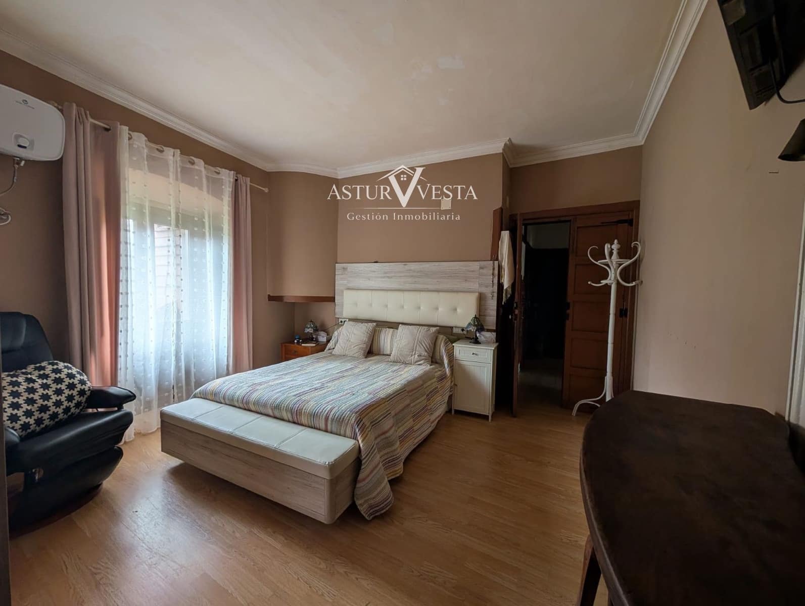 Piso de 4 habitaciones en Salas en venta - 198.000 € (Ref: 9904663)