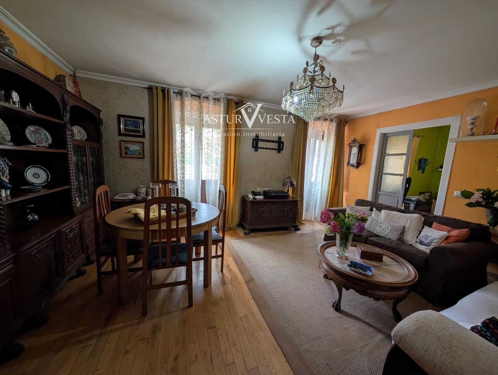 Piso de 4 habitaciones en Salas en venta - 198.000 € (Ref: 9904663)