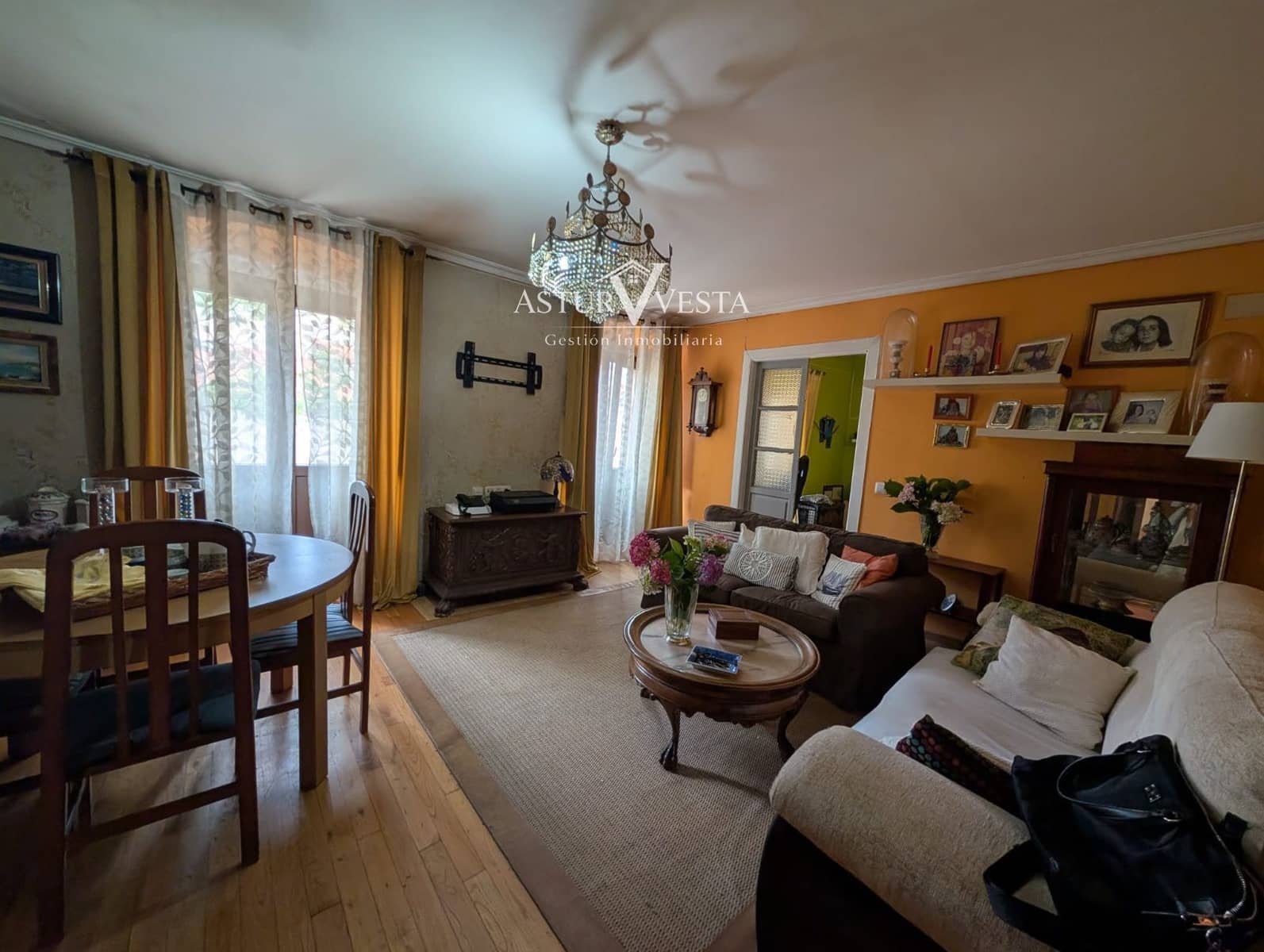 Piso de 4 habitaciones en Salas en venta - 198.000 € (Ref: 9904663)