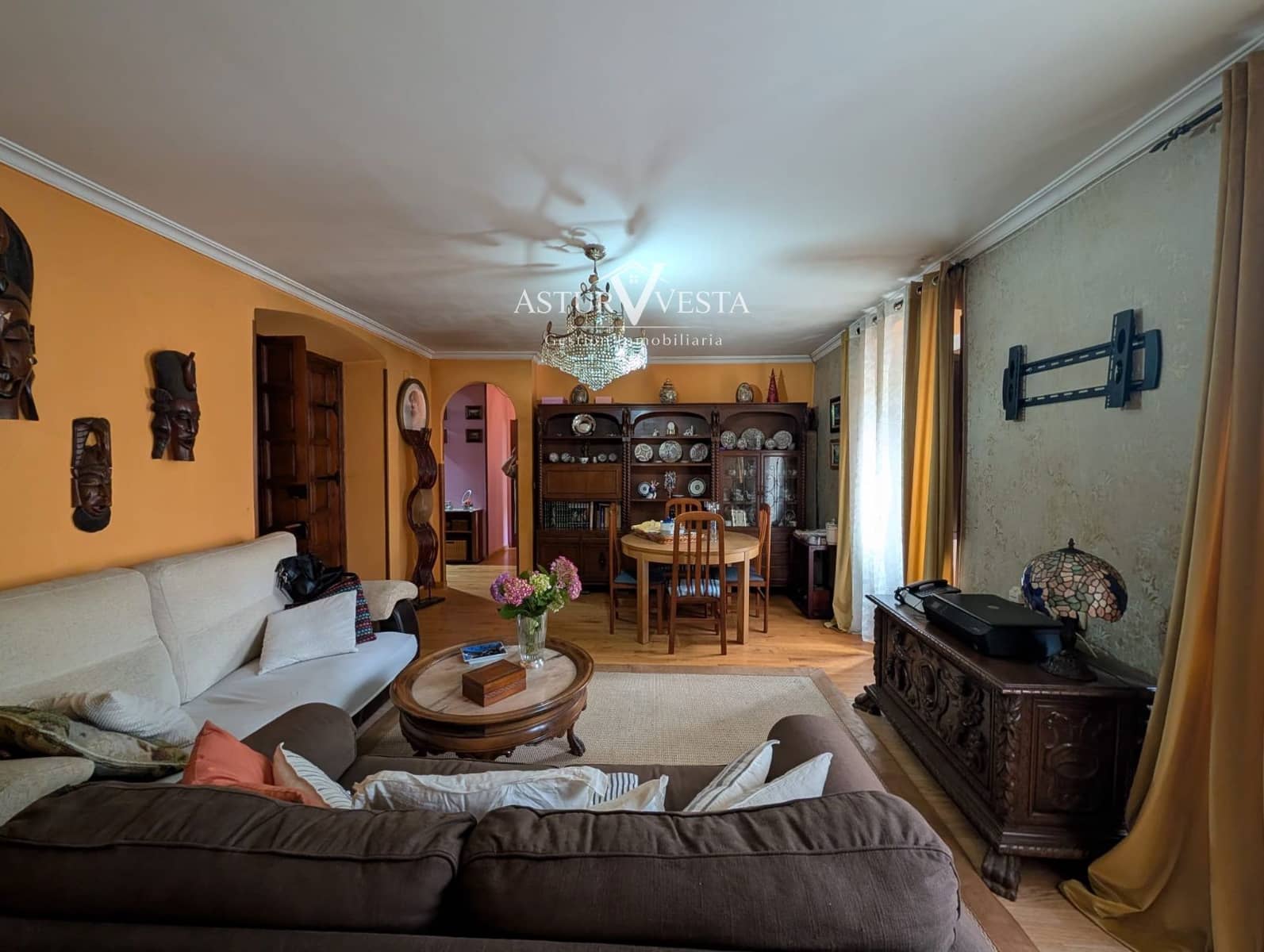 Piso de 4 habitaciones en Salas en venta - 198.000 € (Ref: 9904663)