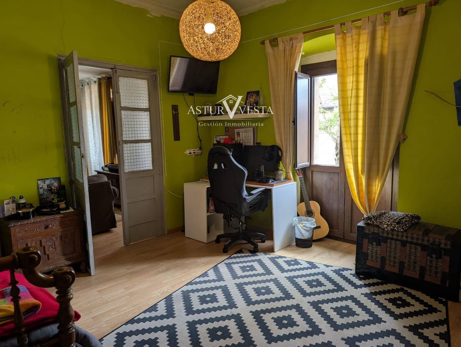 Piso de 4 habitaciones en Salas en venta - 198.000 € (Ref: 9904663)