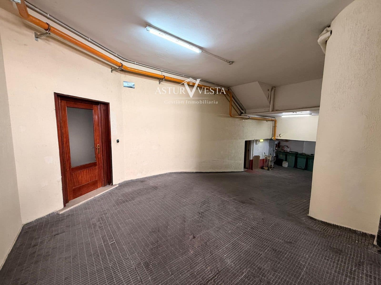4 slaapkamer Flat te huur in Gijon met garage - € 1.320 (Ref: 9917613)