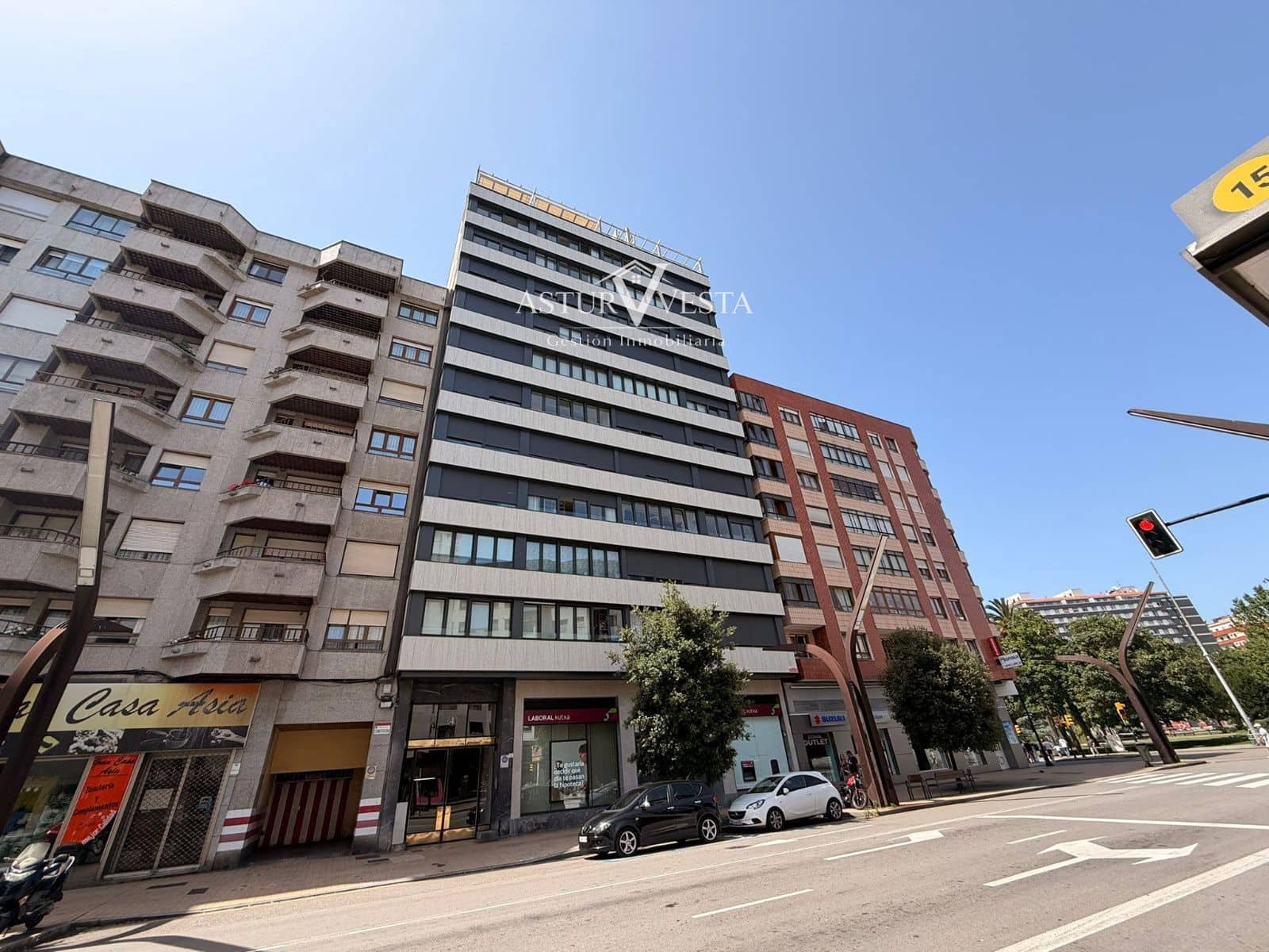 4 slaapkamer Flat te huur in Gijon met garage - € 1.320 (Ref: 9917613)