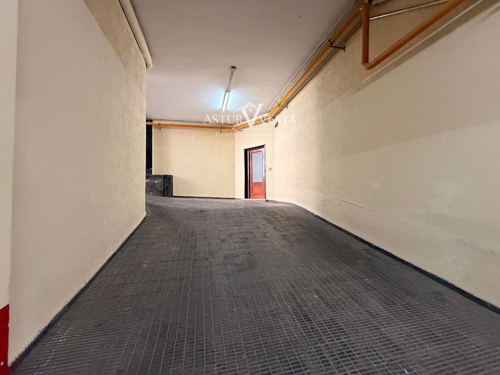 4 slaapkamer Flat te huur in Gijon met garage - € 1.320 (Ref: 9917613)