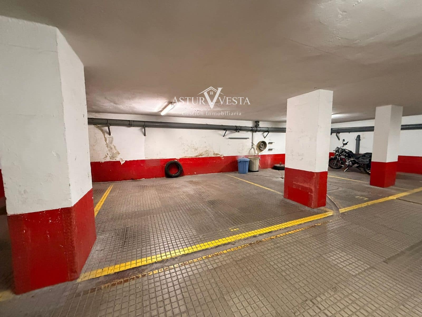 4 slaapkamer Flat te huur in Gijon met garage - € 1.320 (Ref: 9917613)