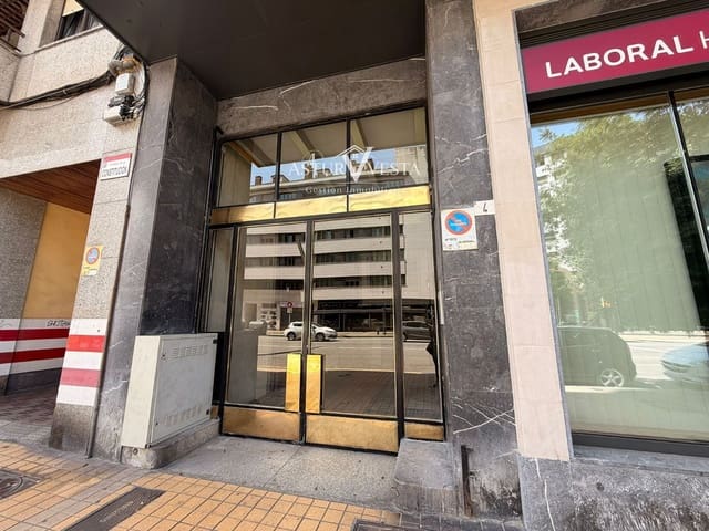 4 slaapkamer Flat te huur in Gijón met garage - € 1.320 (Ref: 9917613)