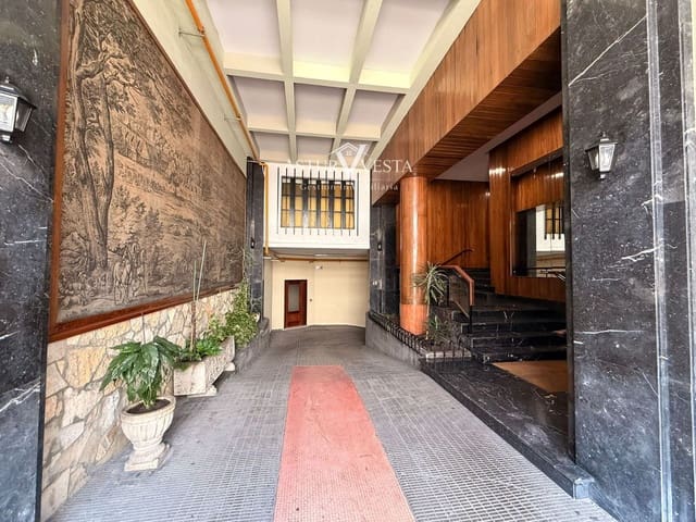 4 slaapkamer Flat te huur in Gijón met garage - € 1.320 (Ref: 9917613)