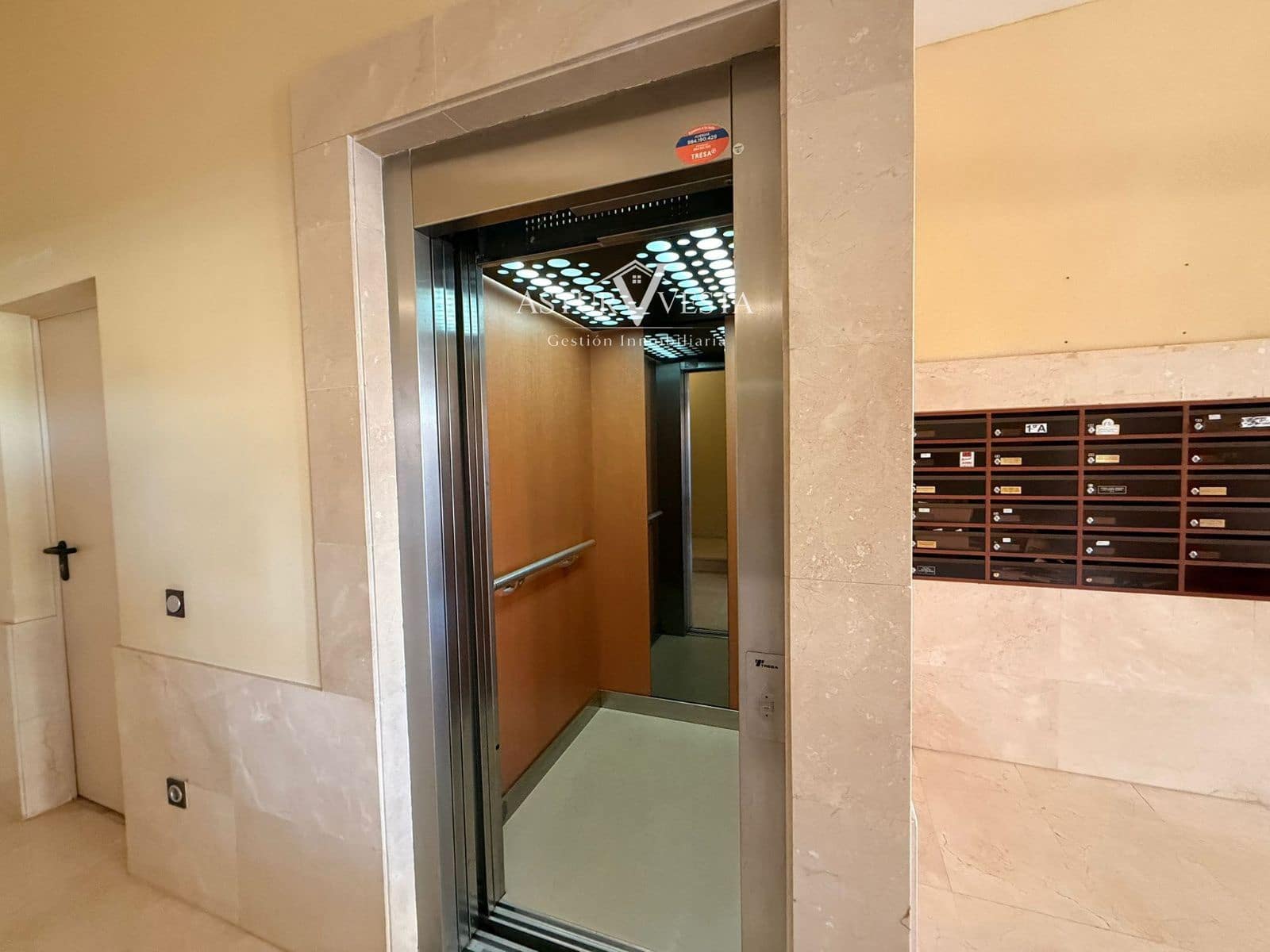 2 bedroom Flat for sale in Aviles with garage - € 210,000 (Ref: 9928651)