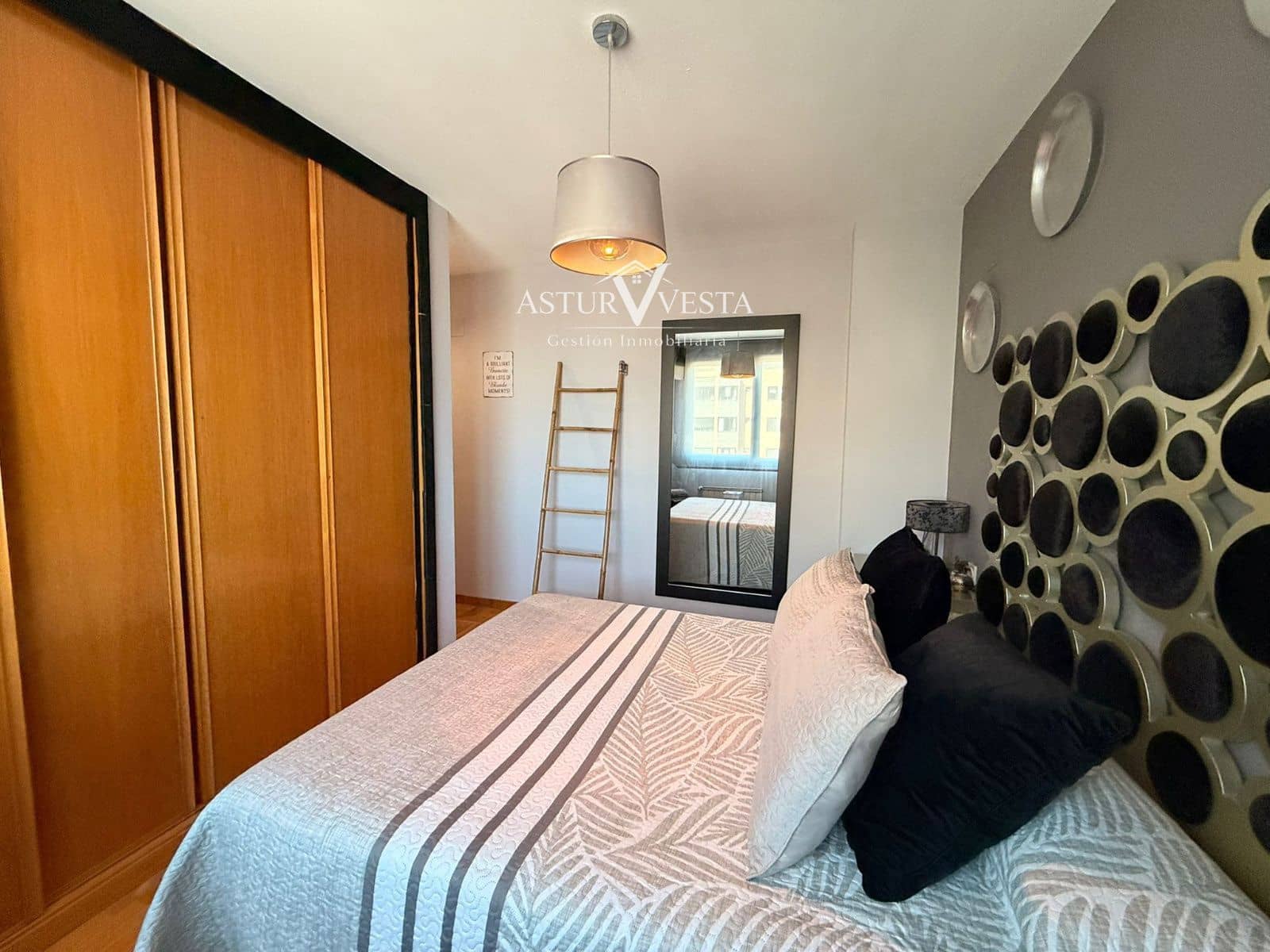 2 bedroom Flat for sale in Aviles with garage - € 210,000 (Ref: 9928651)