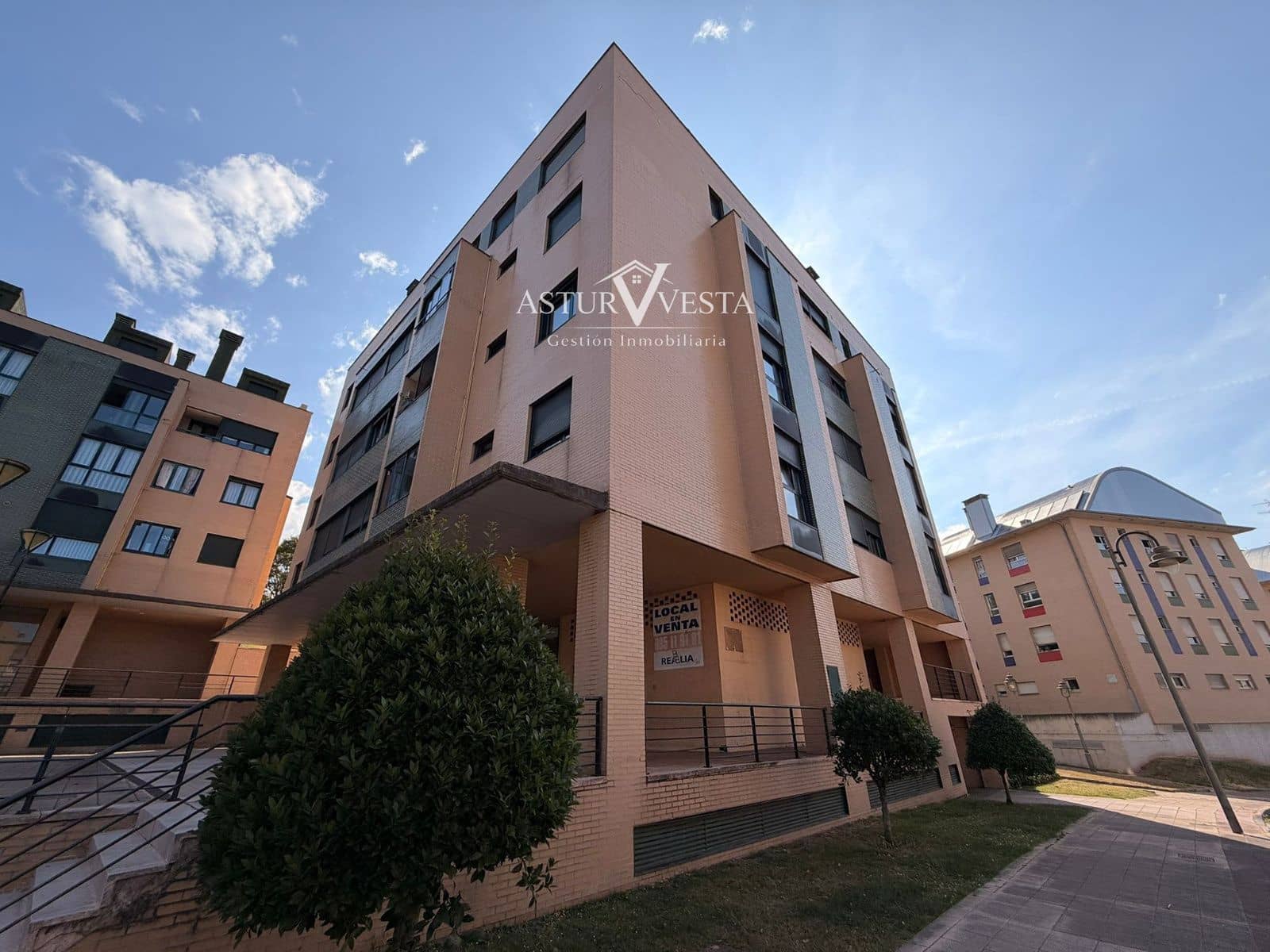 2 bedroom Flat for sale in Aviles with garage - € 210,000 (Ref: 9928651)