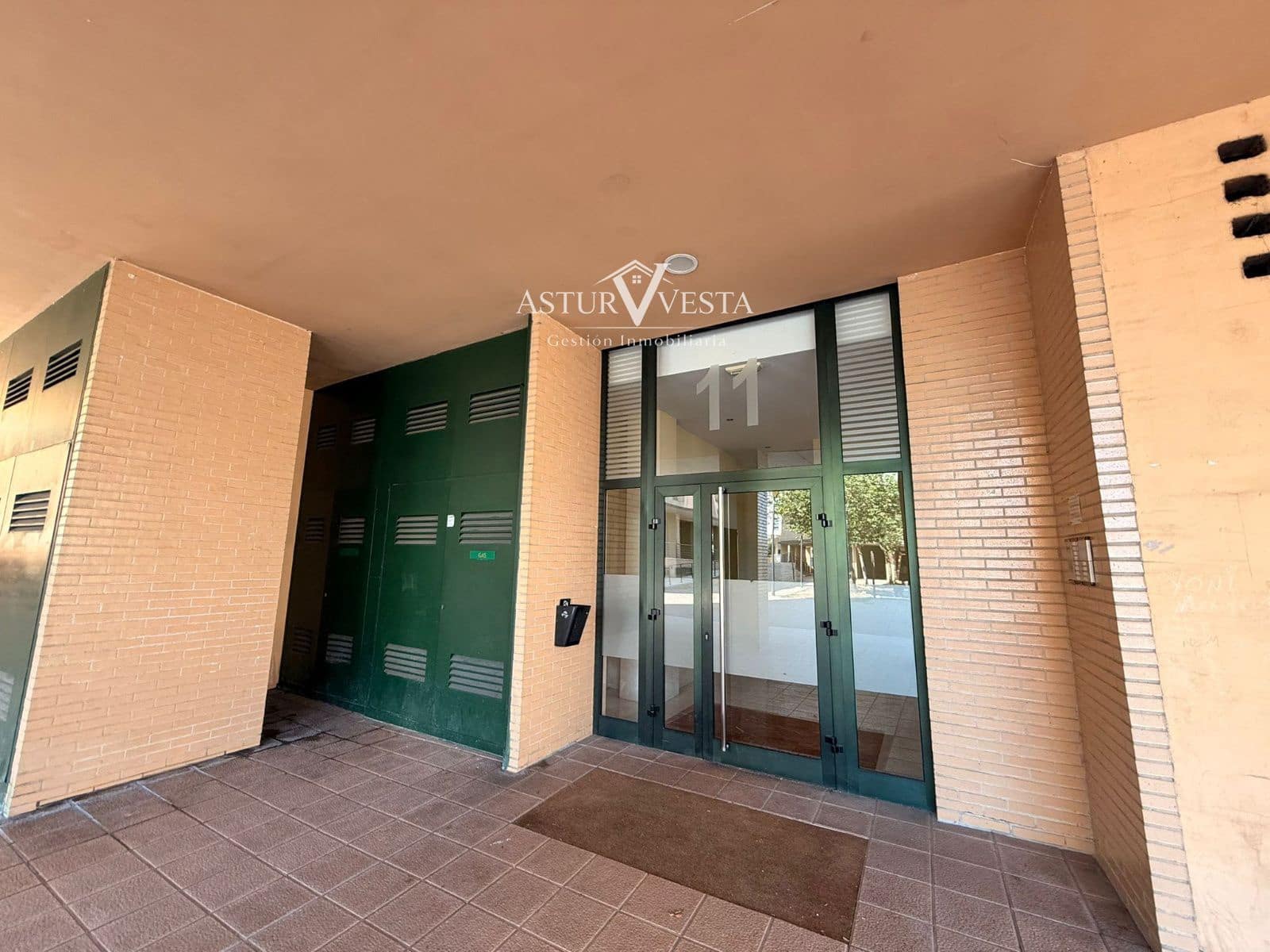 2 bedroom Flat for sale in Aviles with garage - € 210,000 (Ref: 9928651)