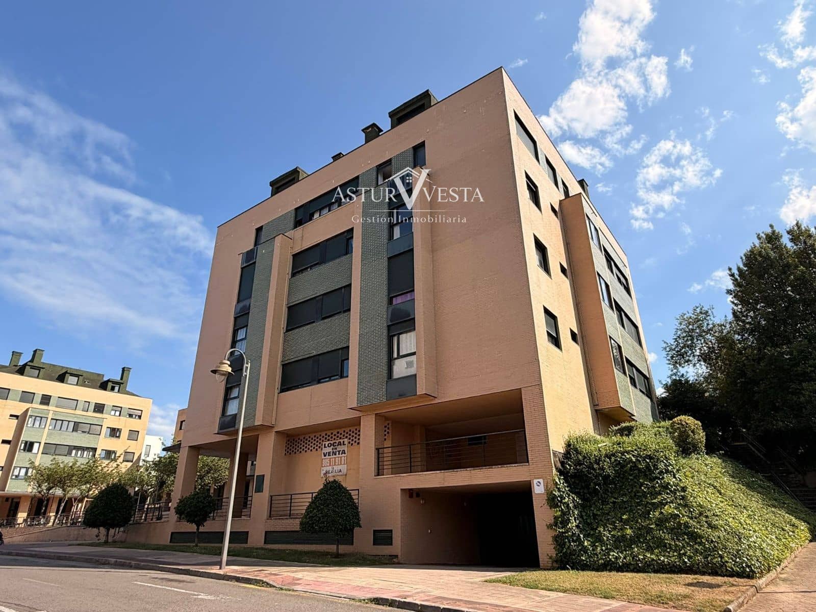 2 bedroom Flat for sale in Aviles with garage - € 210,000 (Ref: 9928651)