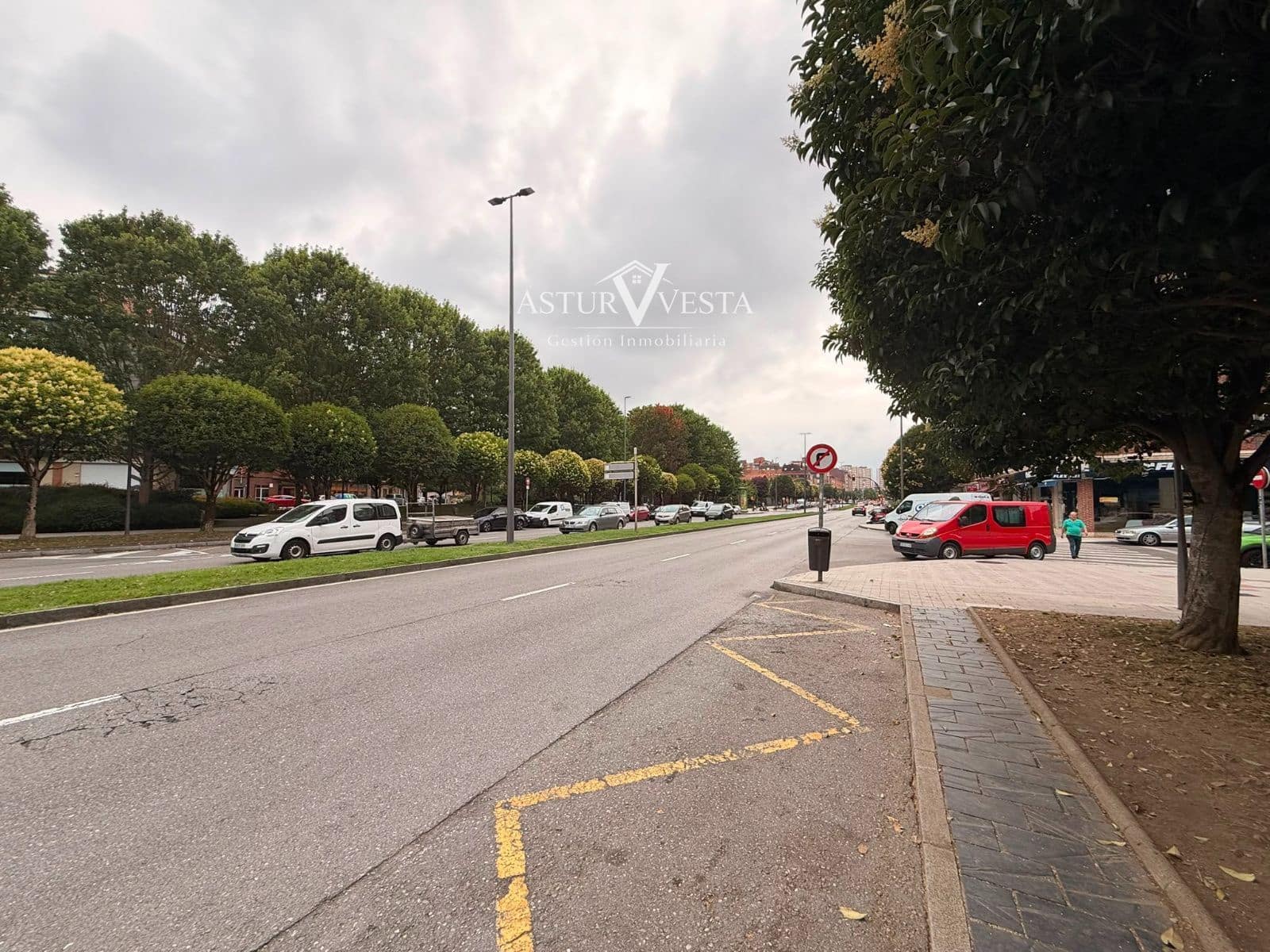 2 bedroom Flat for sale in Gijon with garage - € 250,000 (Ref: 9954568)