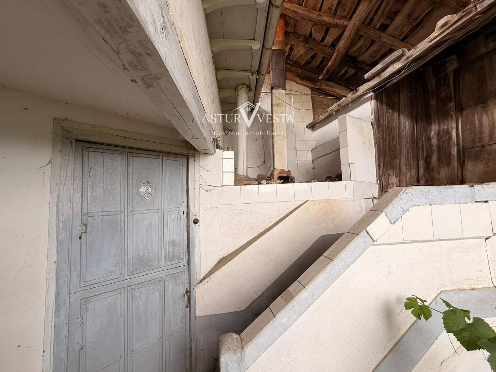 5 soveværelse Villa til salg i Salas med garage - € 79.000 (Ref: 9964606)