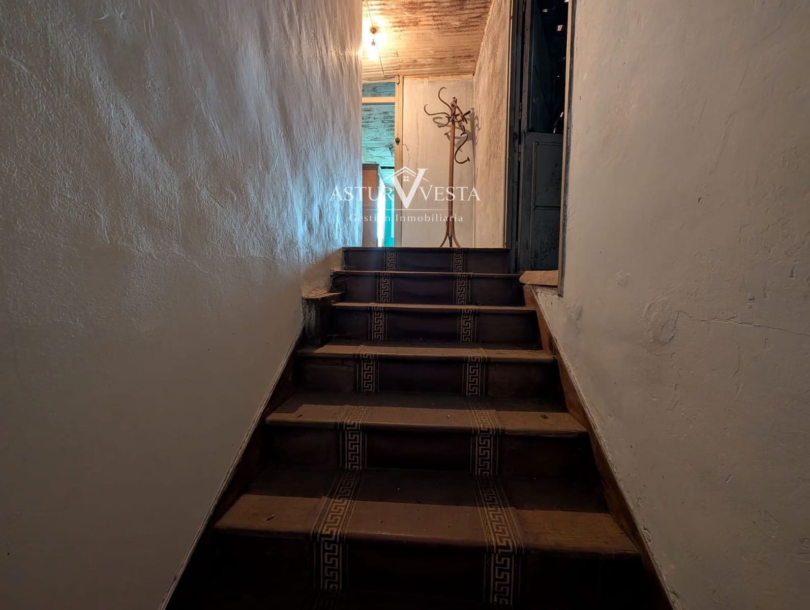 5 soveværelse Villa til salg i Salas med garage - € 79.000 (Ref: 9964606)