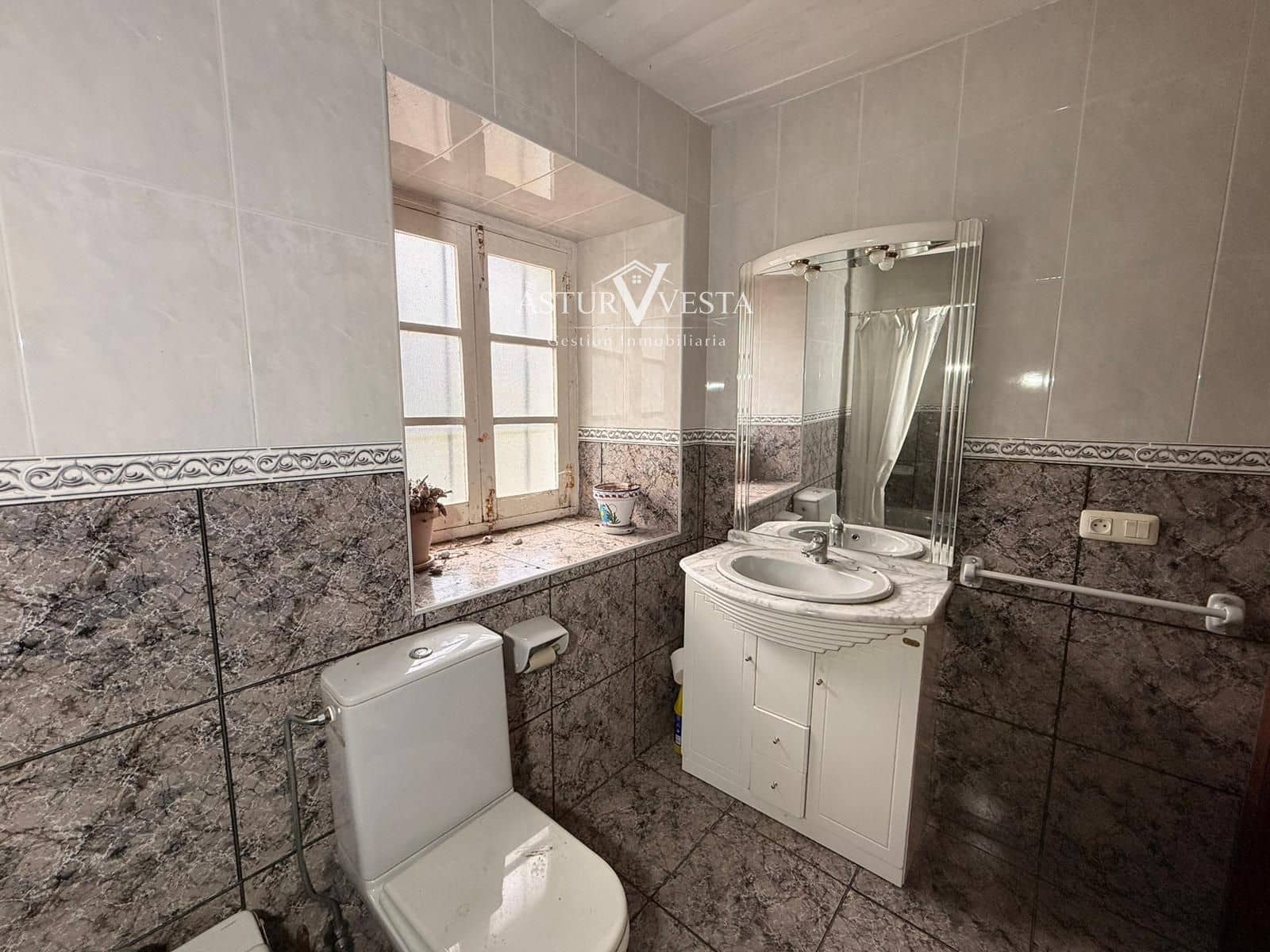 5 soveværelse Villa til salg i Salas med garage - € 79.000 (Ref: 9964606)