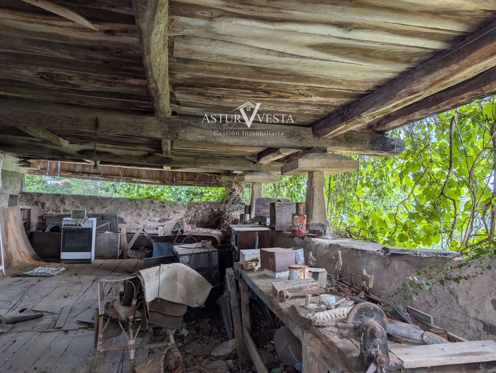 5 soveværelse Villa til salg i Salas med garage - € 79.000 (Ref: 9964606)