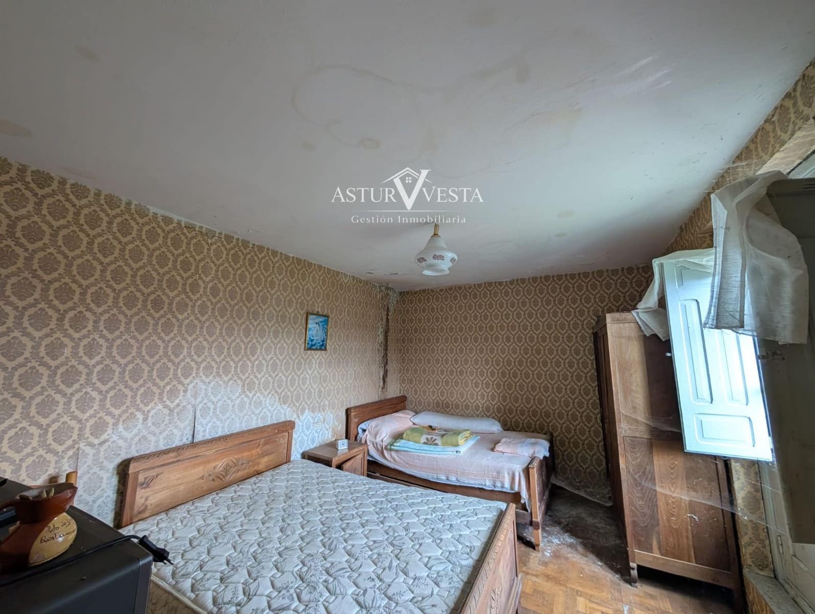 5 soveværelse Villa til salg i Salas med garage - € 79.000 (Ref: 9964606)