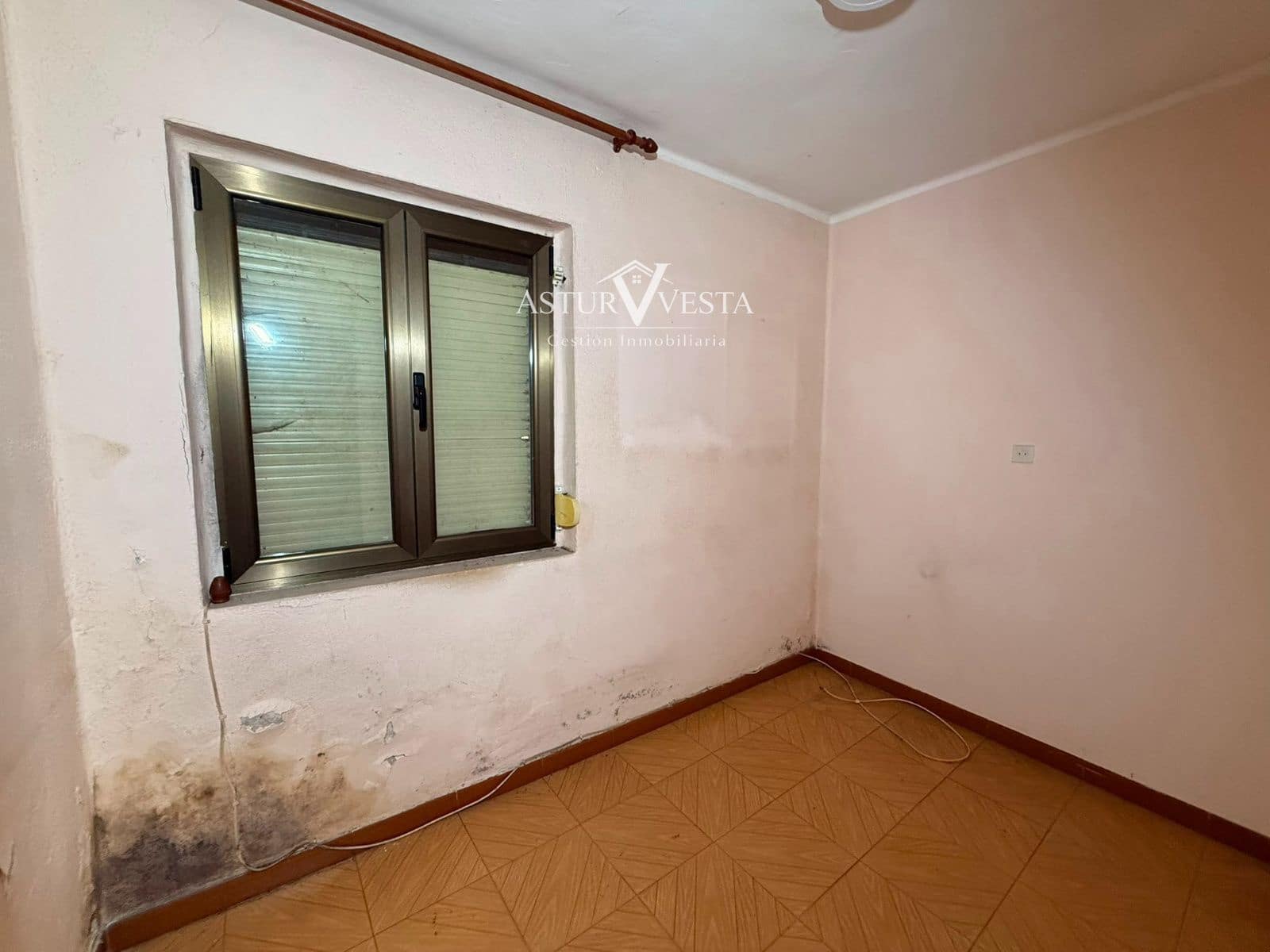 4 soveværelse Restaurant/Bar til salg i Oviedo - € 88.000 (Ref: 9972772)