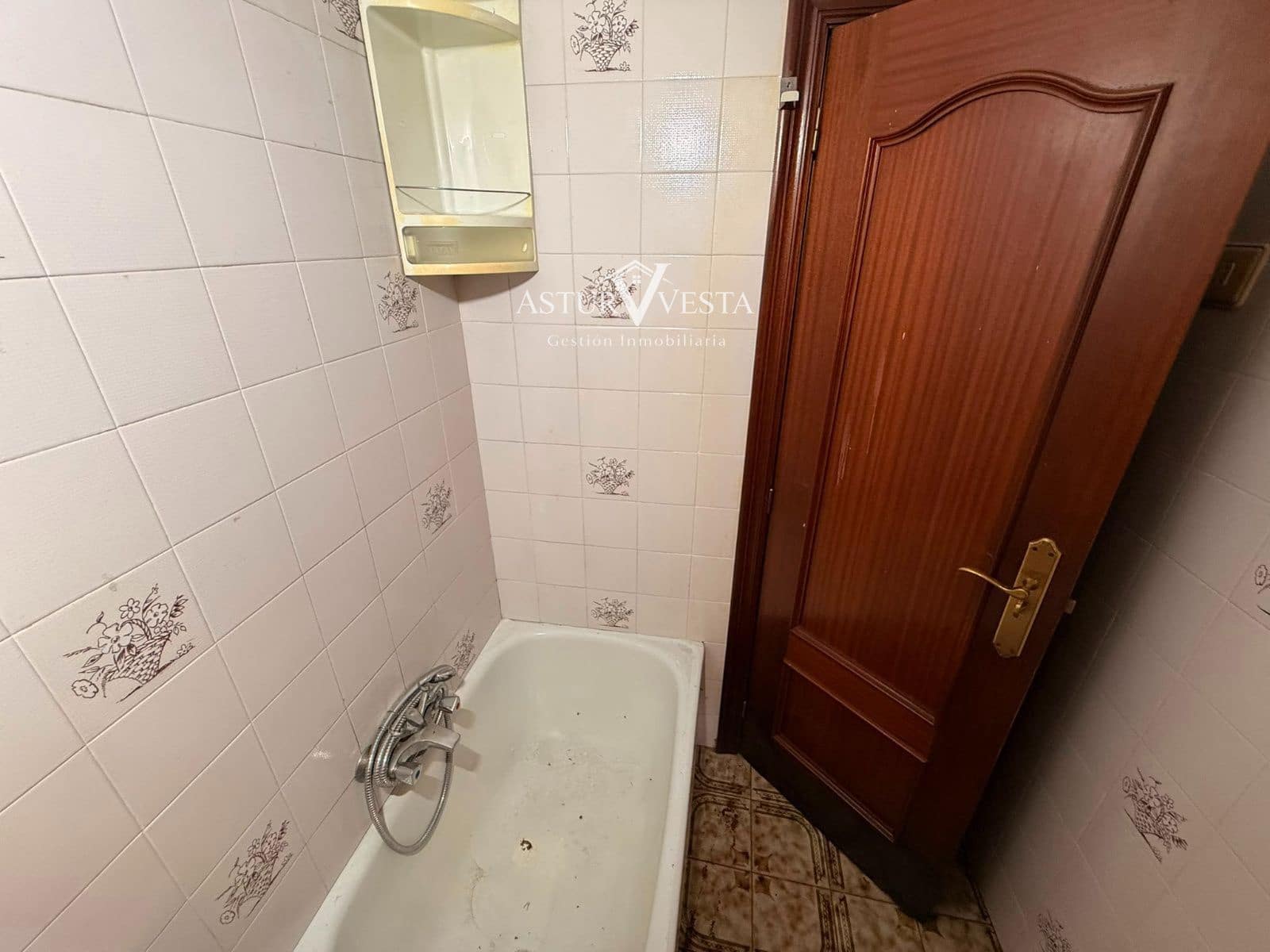 4 soveværelse Restaurant/Bar til salg i Oviedo - € 88.000 (Ref: 9972772)