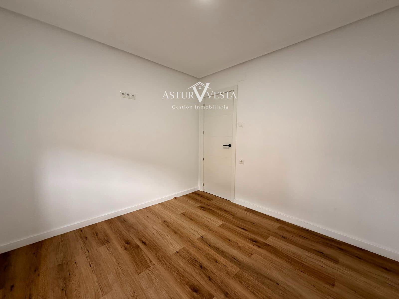 3 slaapkamer Flat te koop in Corvera de Asturias - € 95.000 (Ref: 9979316)