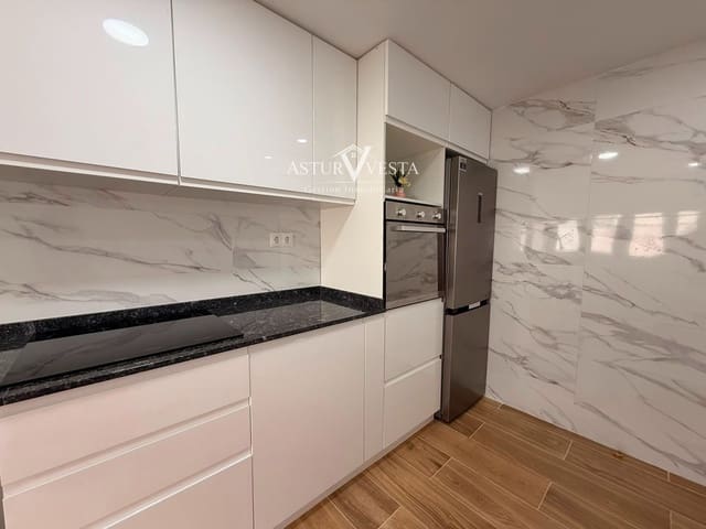 Piso de 3 habitaciones en Corvera de Asturias en venta - 95.000 € (Ref: 9979316)