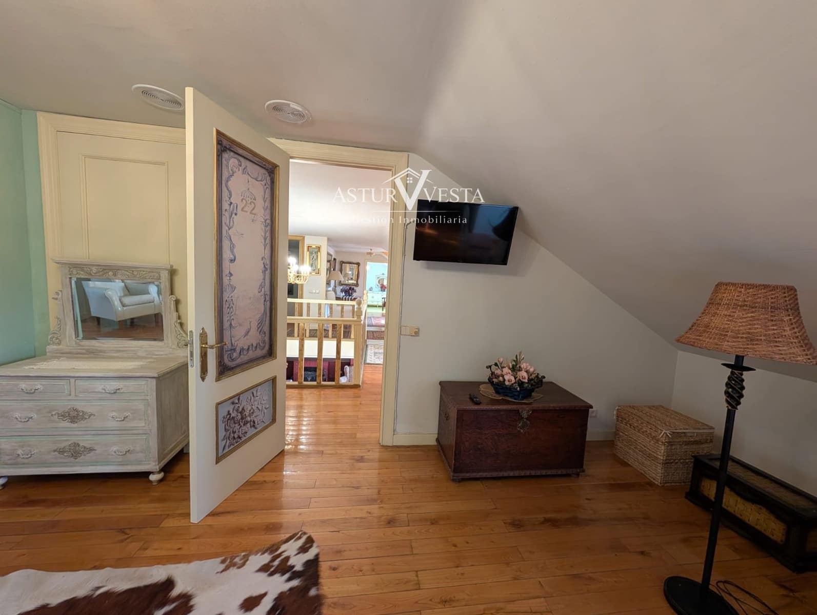 9 sovrum Villa till salu i Oviedo med garage - 1 300 000 € (Ref: 9983200)
