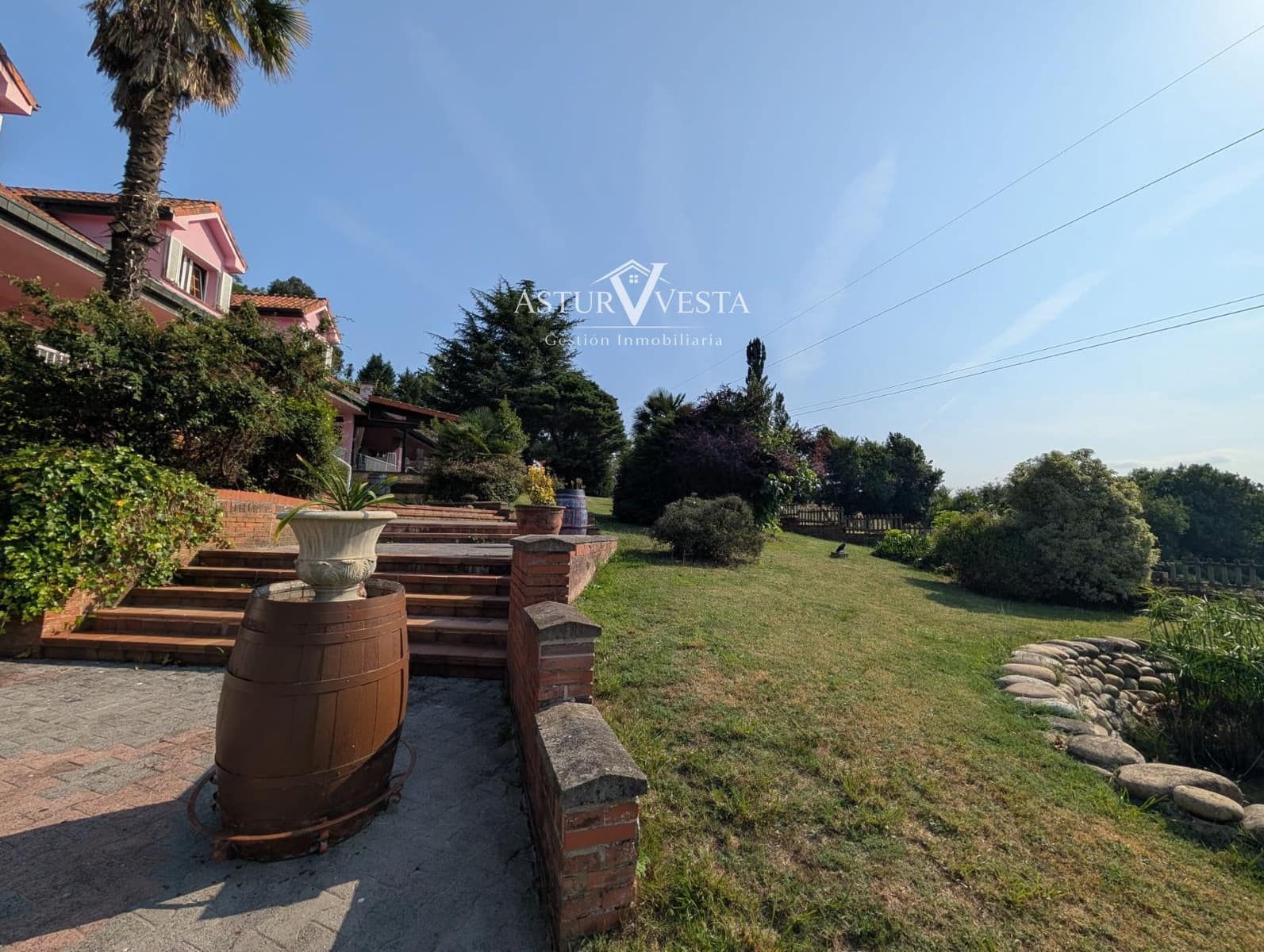 9 sovrum Villa till salu i Oviedo med garage - 1 300 000 € (Ref: 9983200)