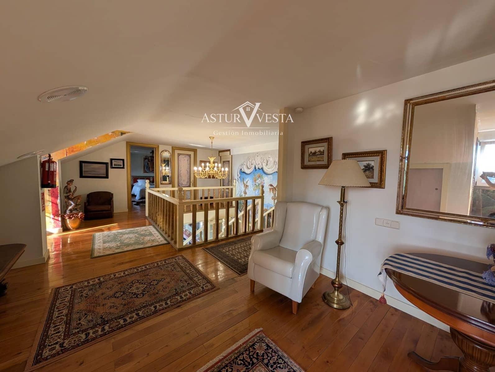 9 sovrum Villa till salu i Oviedo med garage - 1 300 000 € (Ref: 9983200)