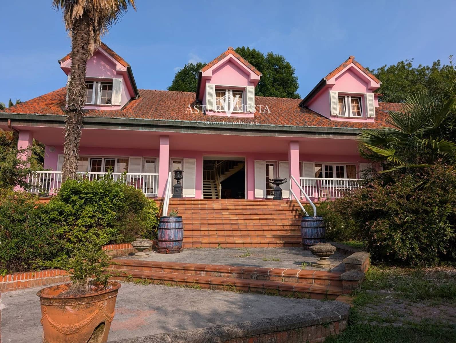 9 sovrum Villa till salu i Oviedo med garage - 1 300 000 € (Ref: 9983200)