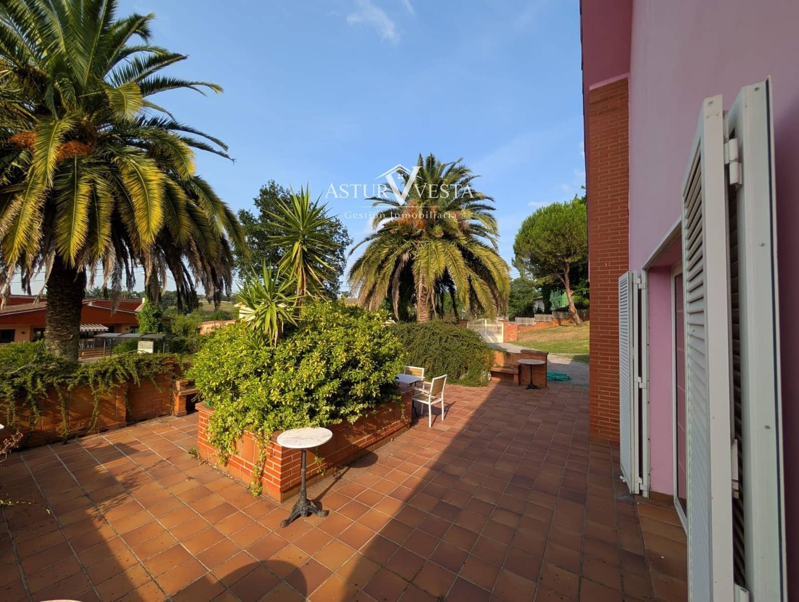 9 sovrum Villa till salu i Oviedo med garage - 1 300 000 € (Ref: 9983200)
