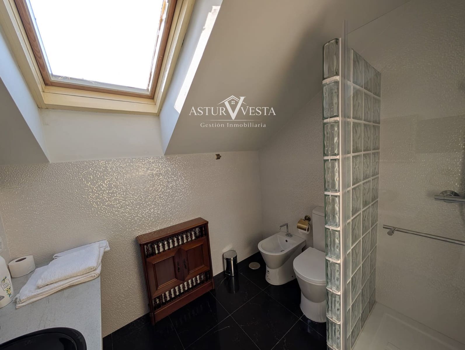 9 sovrum Villa till salu i Oviedo med garage - 1 300 000 € (Ref: 9983200)