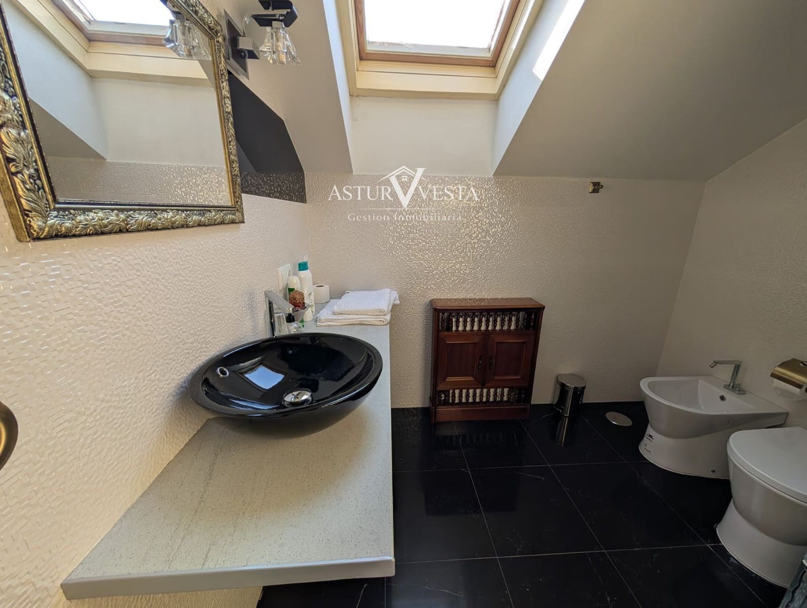 9 sovrum Villa till salu i Oviedo med garage - 1 300 000 € (Ref: 9983200)