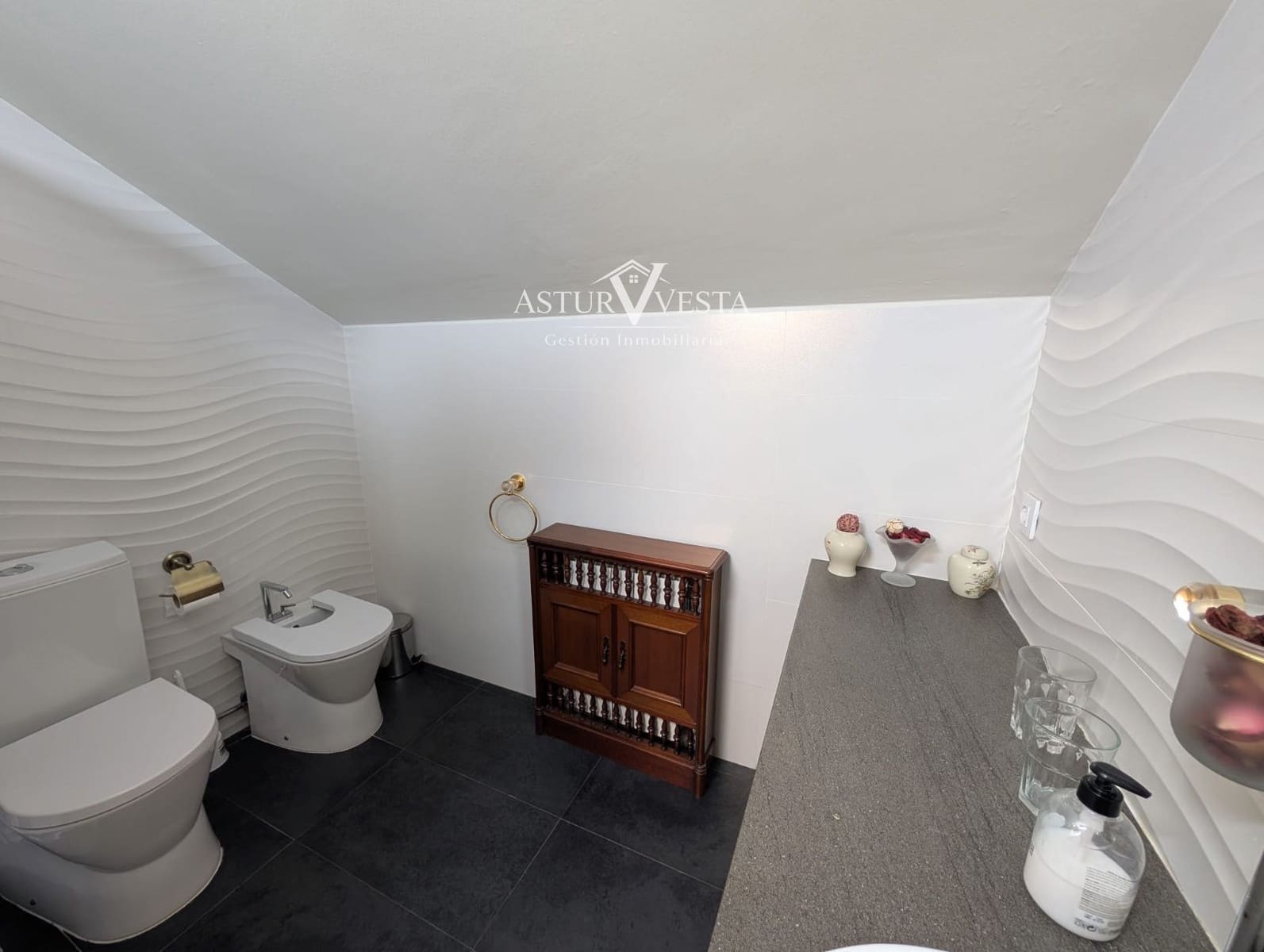 9 sovrum Villa till salu i Oviedo med garage - 1 300 000 € (Ref: 9983200)