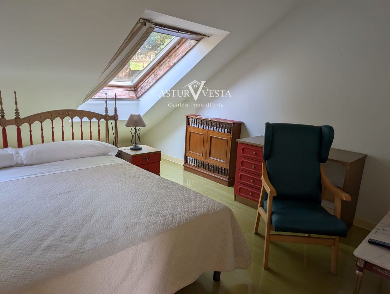 9 sovrum Villa till salu i Oviedo med garage - 1 300 000 € (Ref: 9983200)