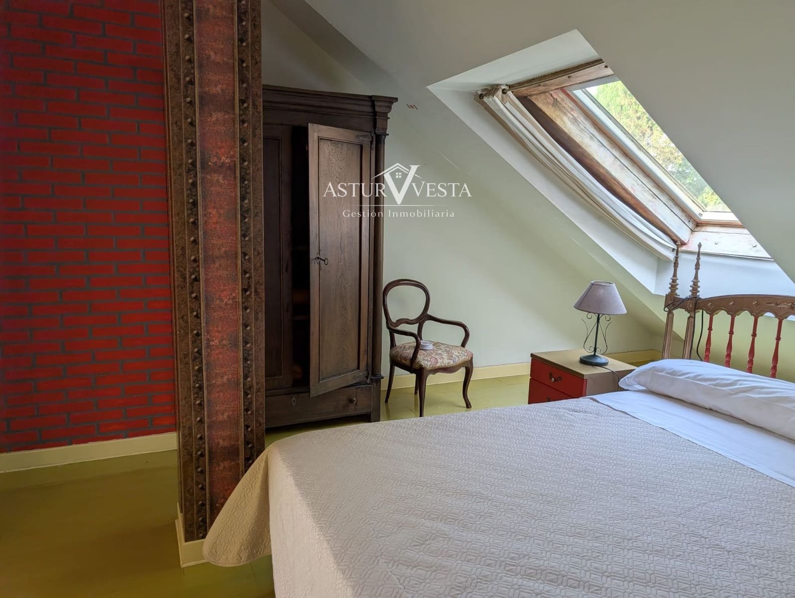 9 sovrum Villa till salu i Oviedo med garage - 1 300 000 € (Ref: 9983200)