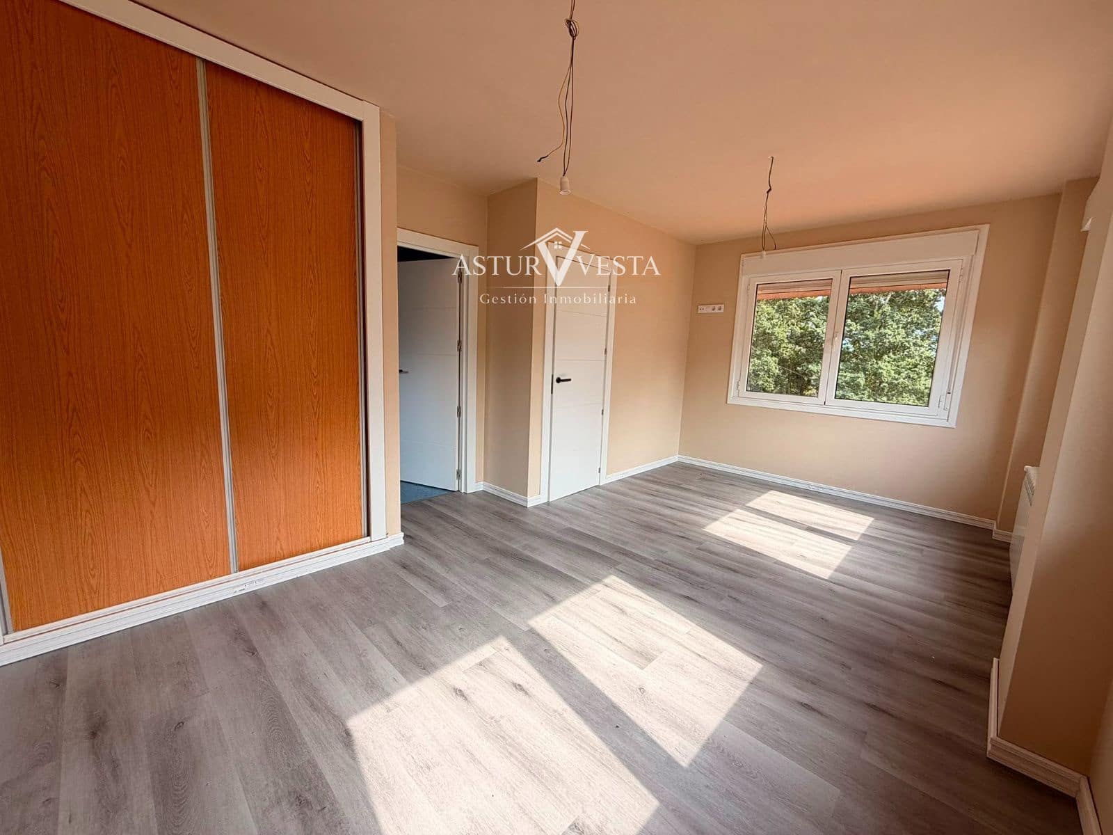 3 Zimmer Villa zu verkaufen in Siero mit Garage - 397.000 € (Ref: 9990277)