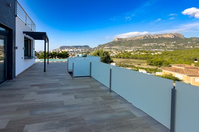 4 makuuhuone Huvila myytävänä paikassa Calpe / Calp mukana uima-altaan - 1 370 000 € (Ref: 9753461)