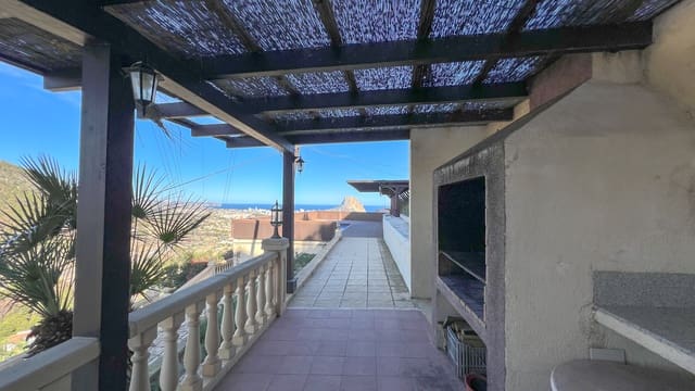 3 makuuhuone Huvila myytävänä paikassa Calpe / Calp mukana uima-altaan 
autotalli - 478 000 € (Ref: 9753545)