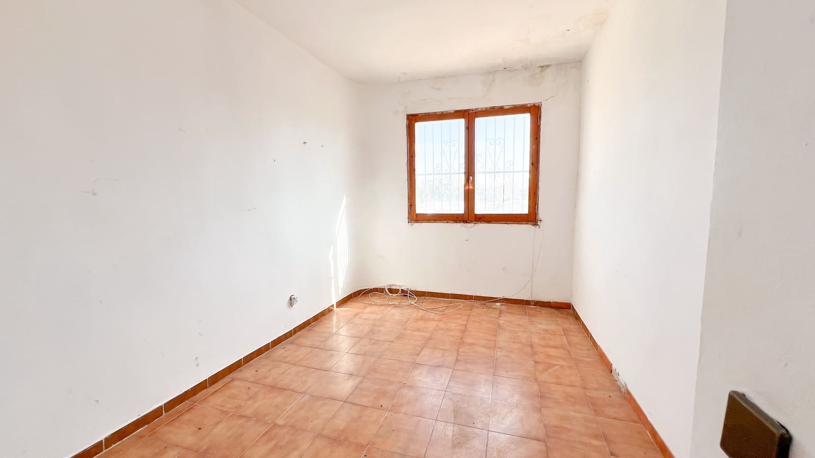 7 bedroom Villa for sale in Calpe / Calp with pool - € 450,000 (Ref: 9782391)