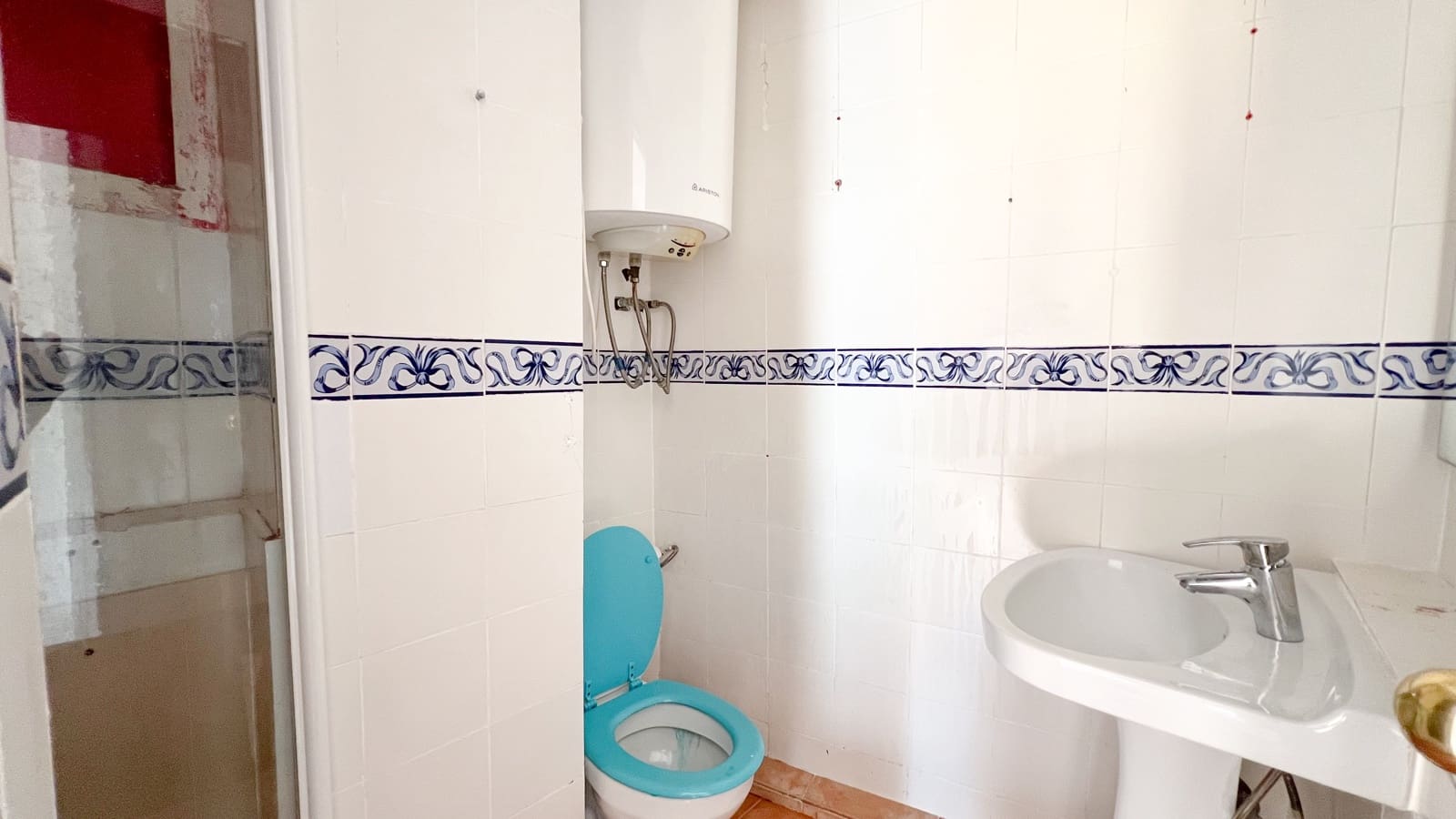 7 bedroom Villa for sale in Calpe / Calp with pool - € 450,000 (Ref: 9782391)