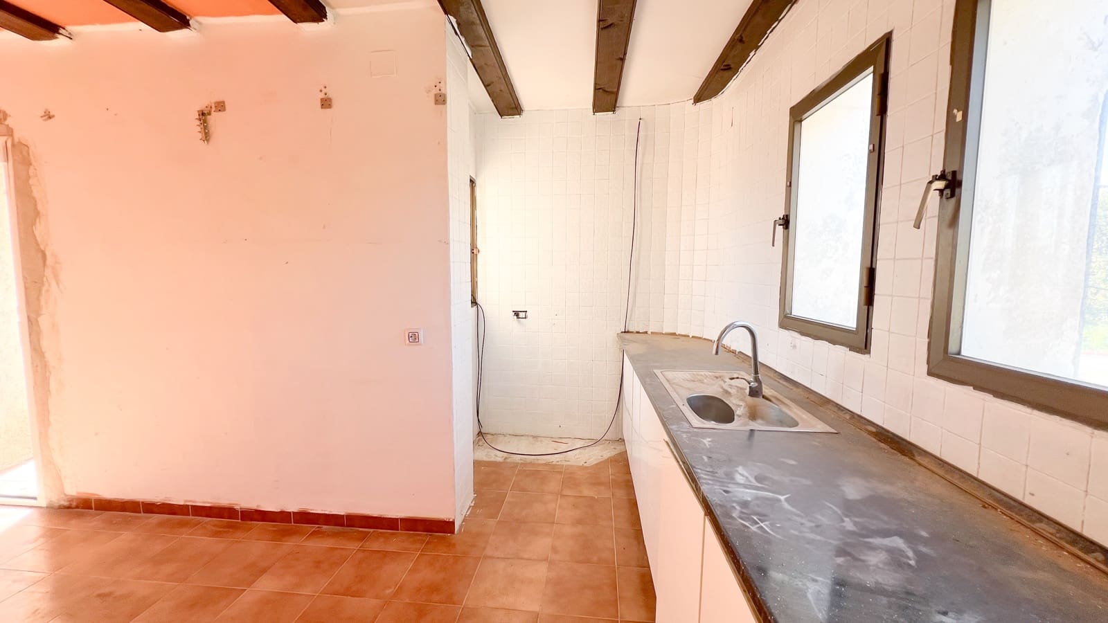 7 bedroom Villa for sale in Calpe / Calp with pool - € 450,000 (Ref: 9782391)