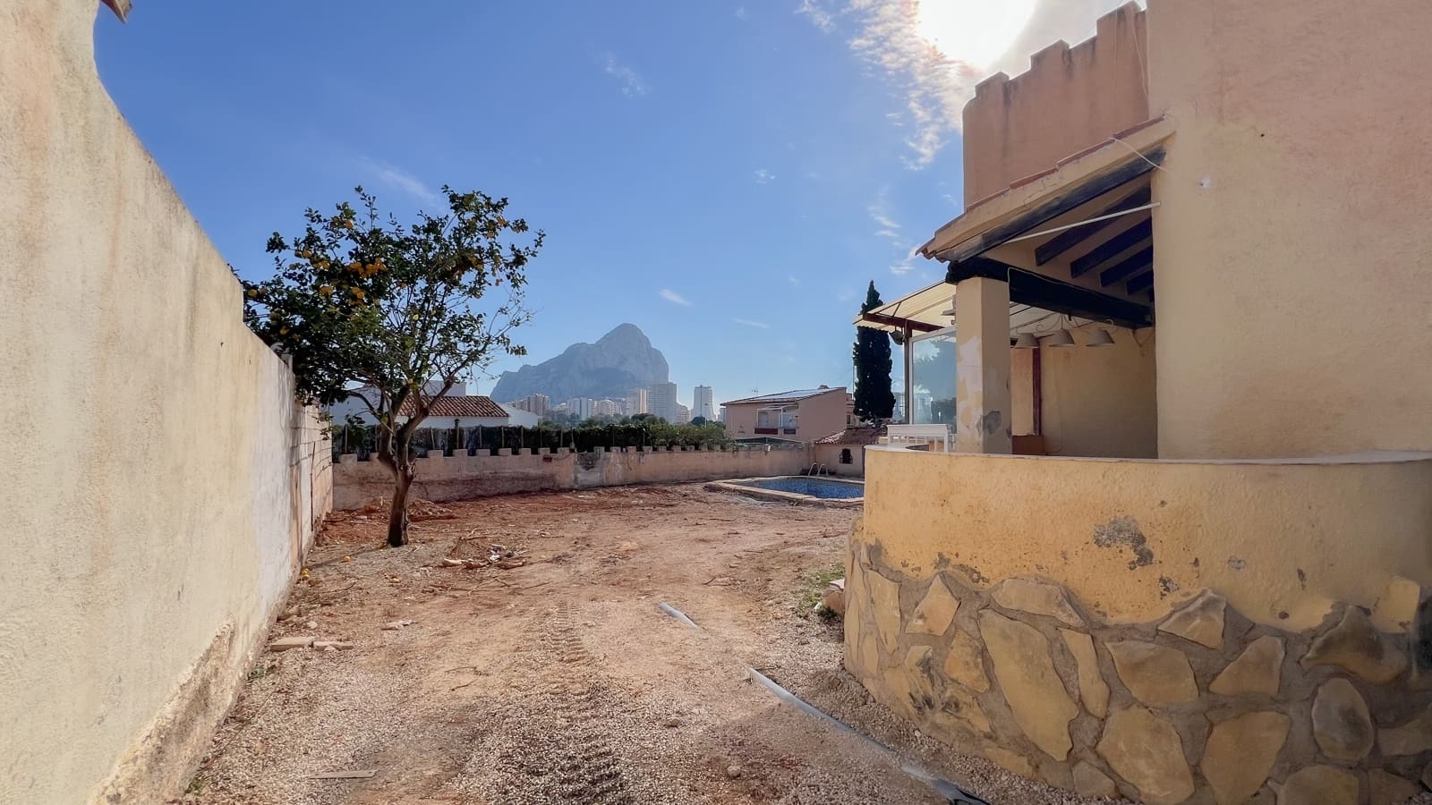 7 bedroom Villa for sale in Calpe / Calp with pool - € 450,000 (Ref: 9782391)
