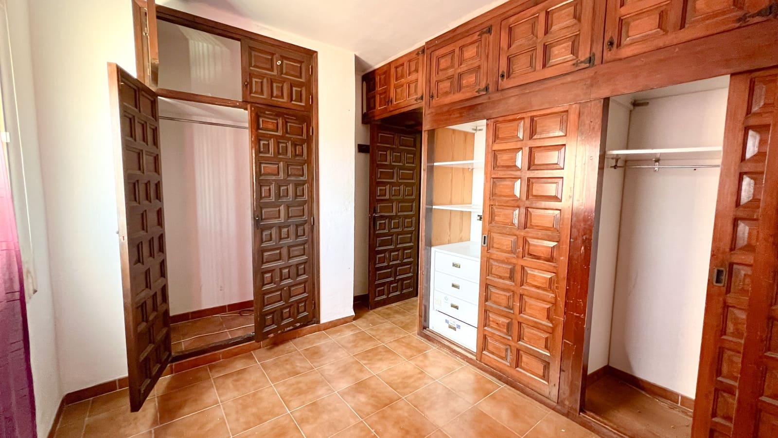 7 bedroom Villa for sale in Calpe / Calp with pool - € 450,000 (Ref: 9782391)